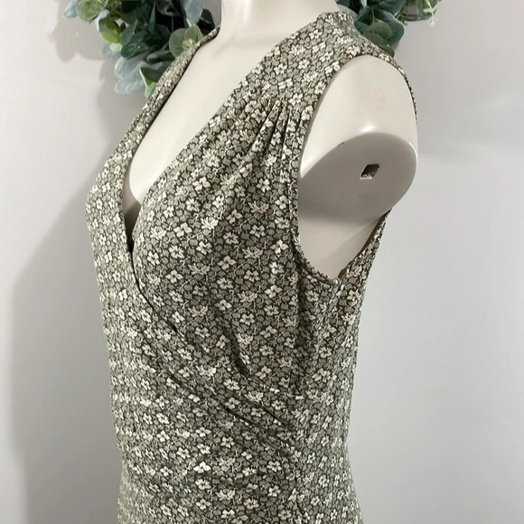 The Territory Ahead Sleeveless Floral Dress 4 - Picture 5 of 15
